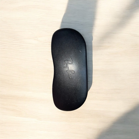Ray-Ban Black Sunglasses Hard  Case - Picture 1 of 3